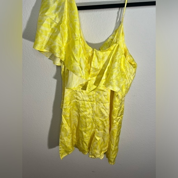Anthropologie Corey Lynn Calter One-Shoulder Ruffle Romper romantic Sz M - Picture 6 of 12